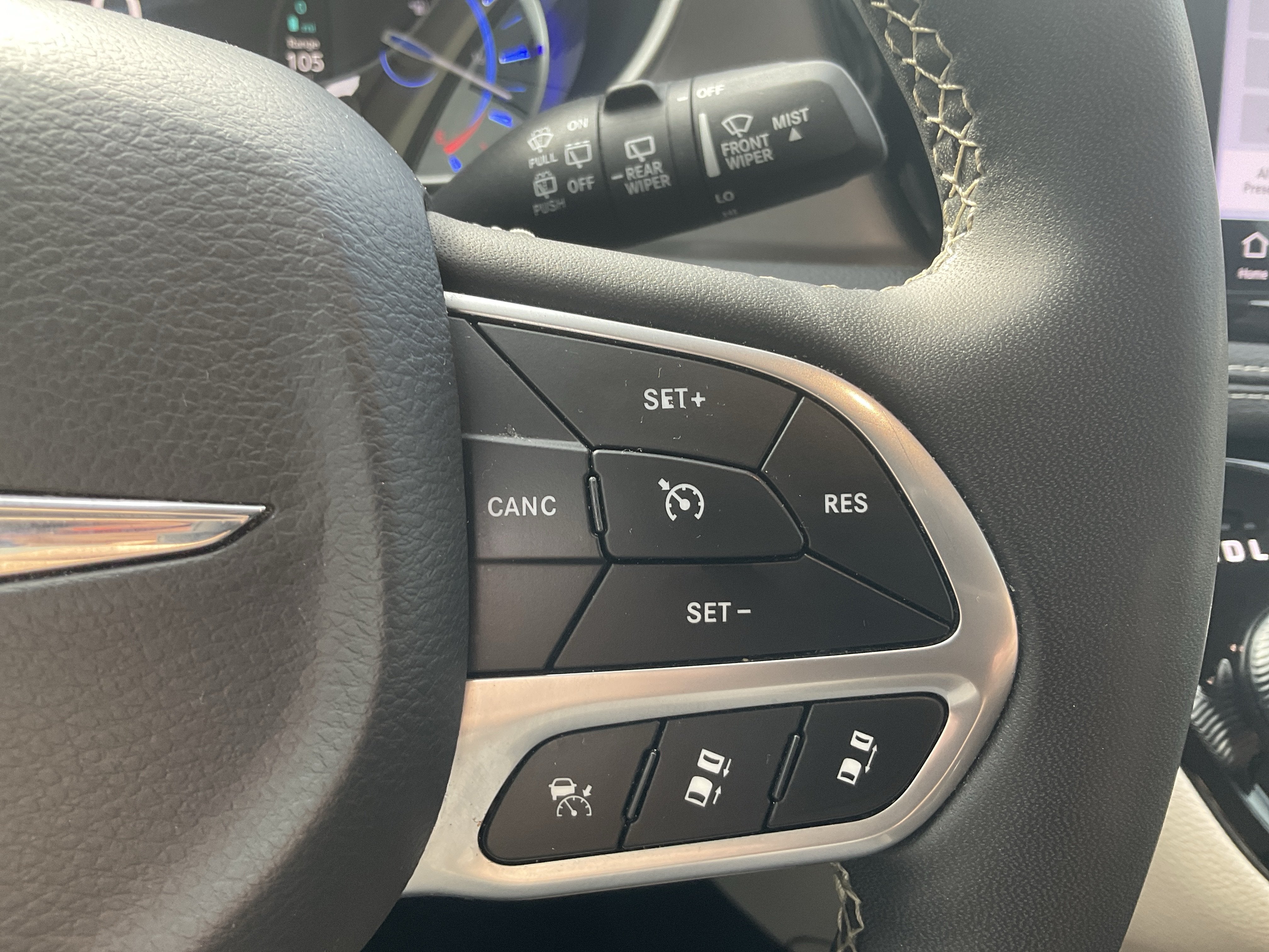 2024 Chrysler Pacifica Hybrid Select