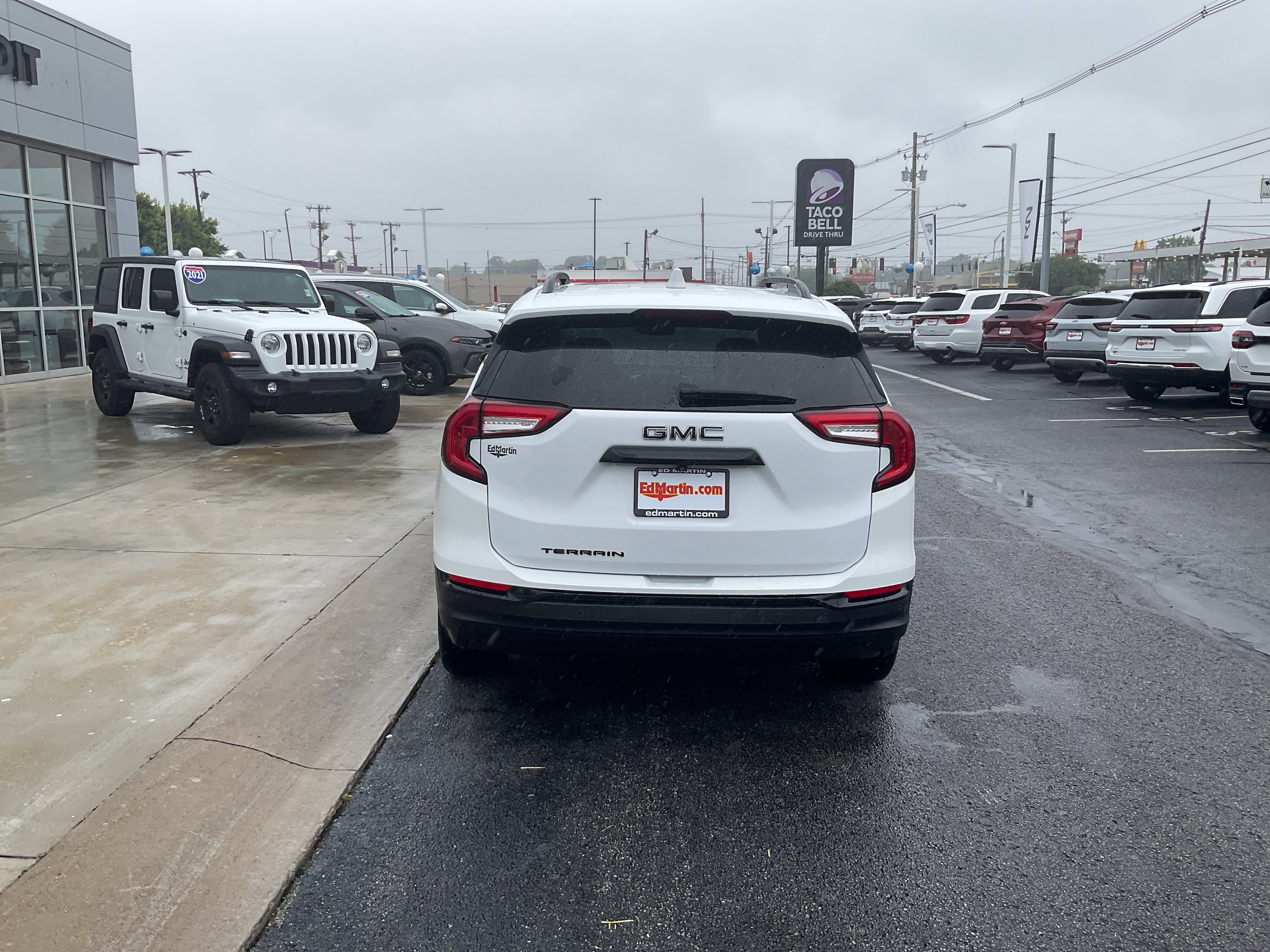 2023 GMC Terrain SLE