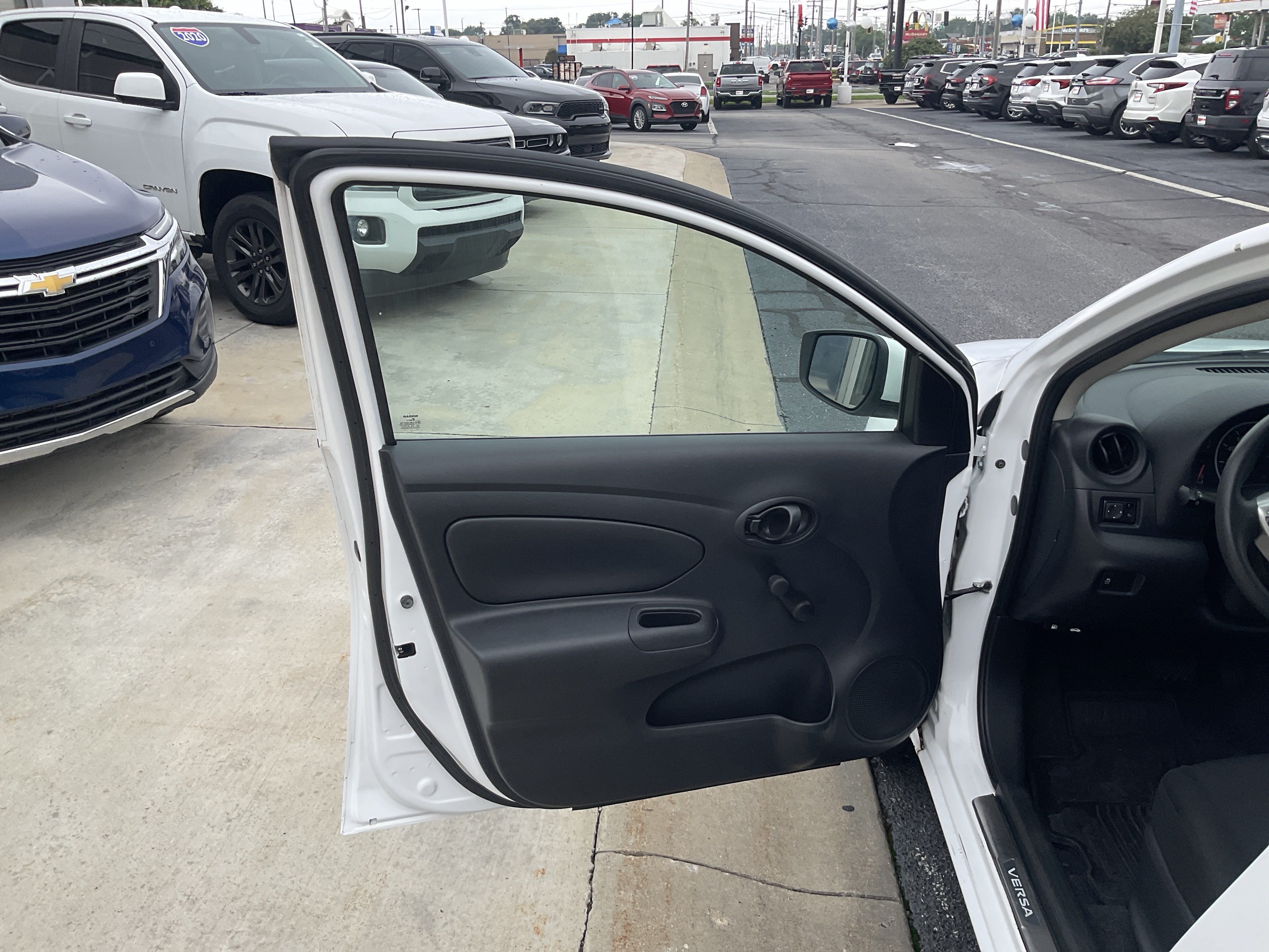 2017 Nissan Versa 1.6 S Plus