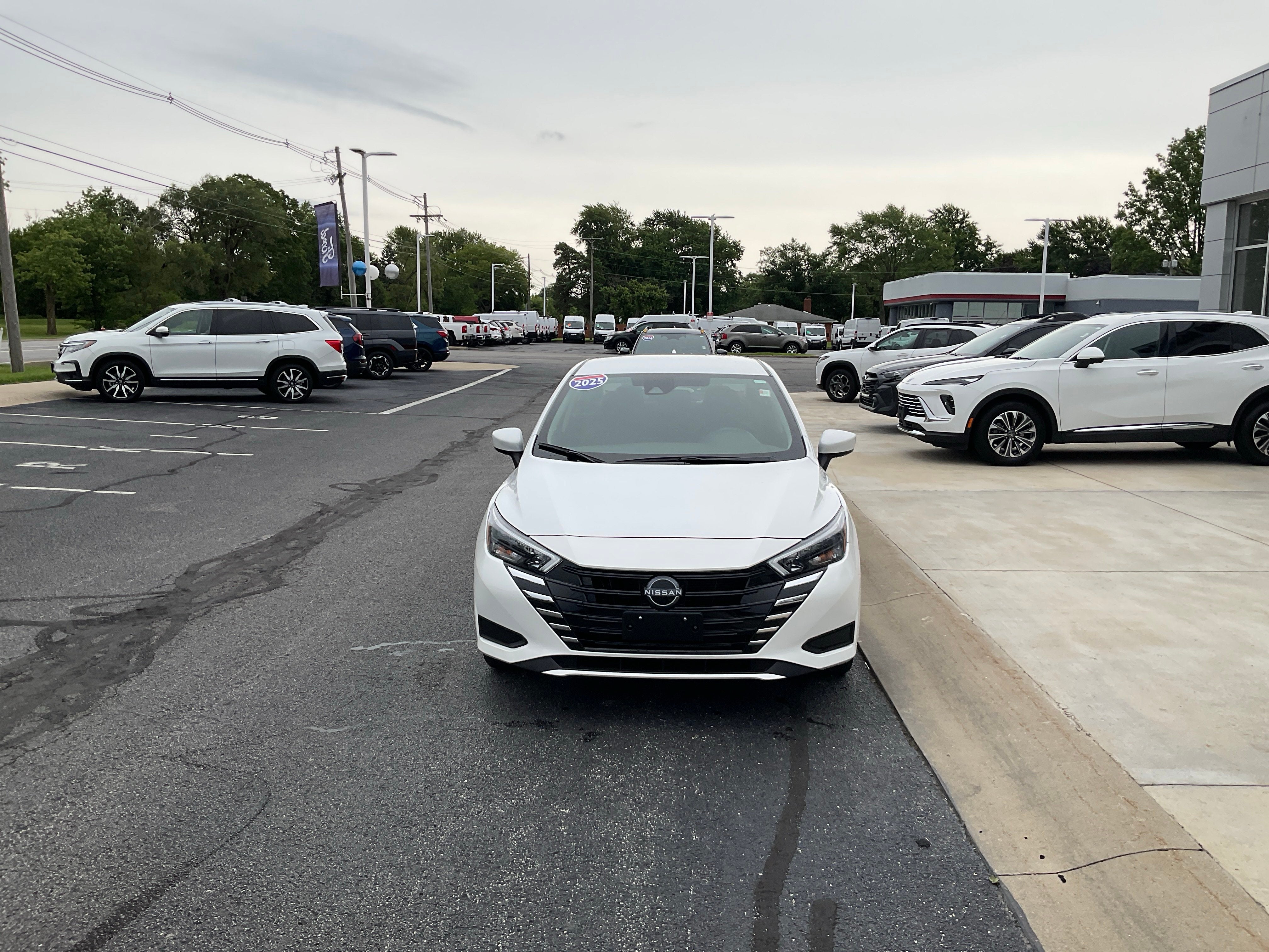 2025 Nissan Versa 1.6 SV