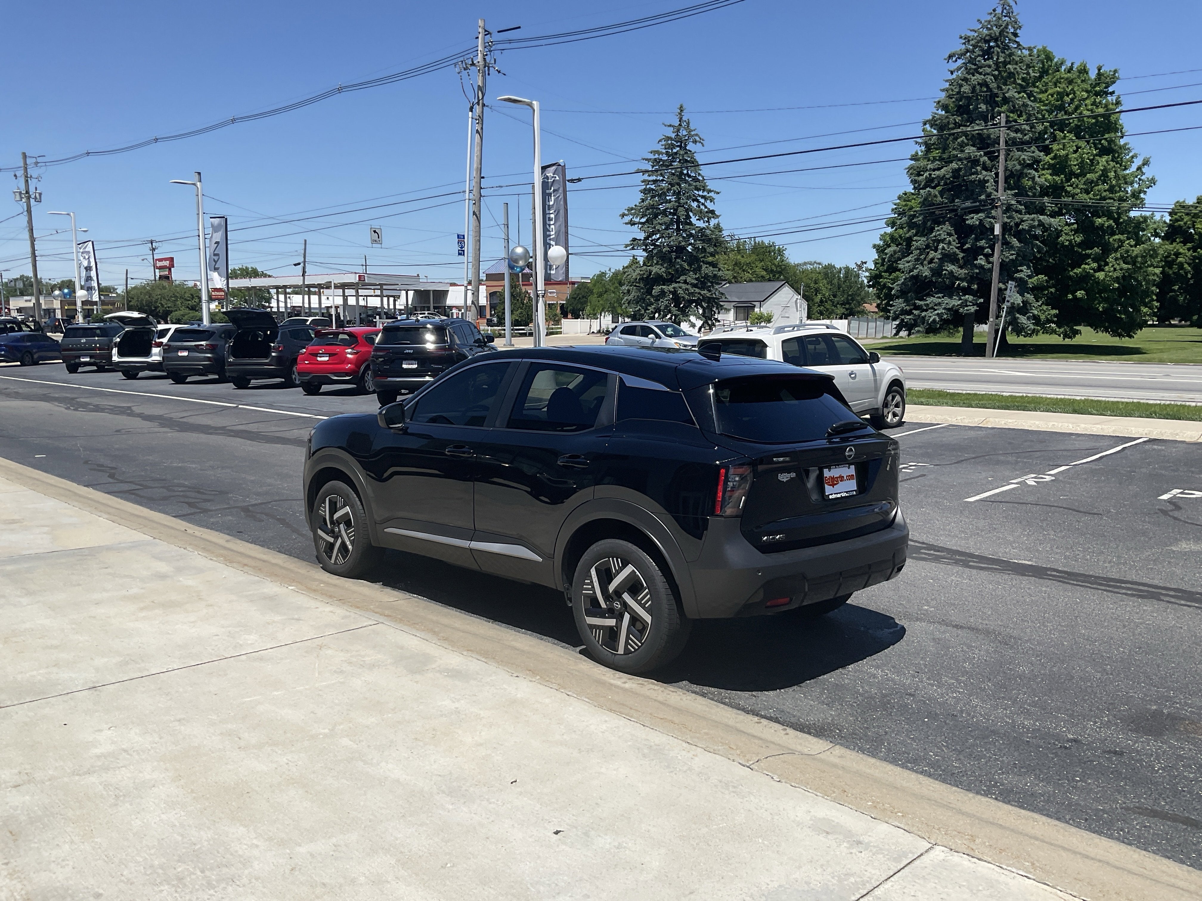 2025 Nissan Kicks SV