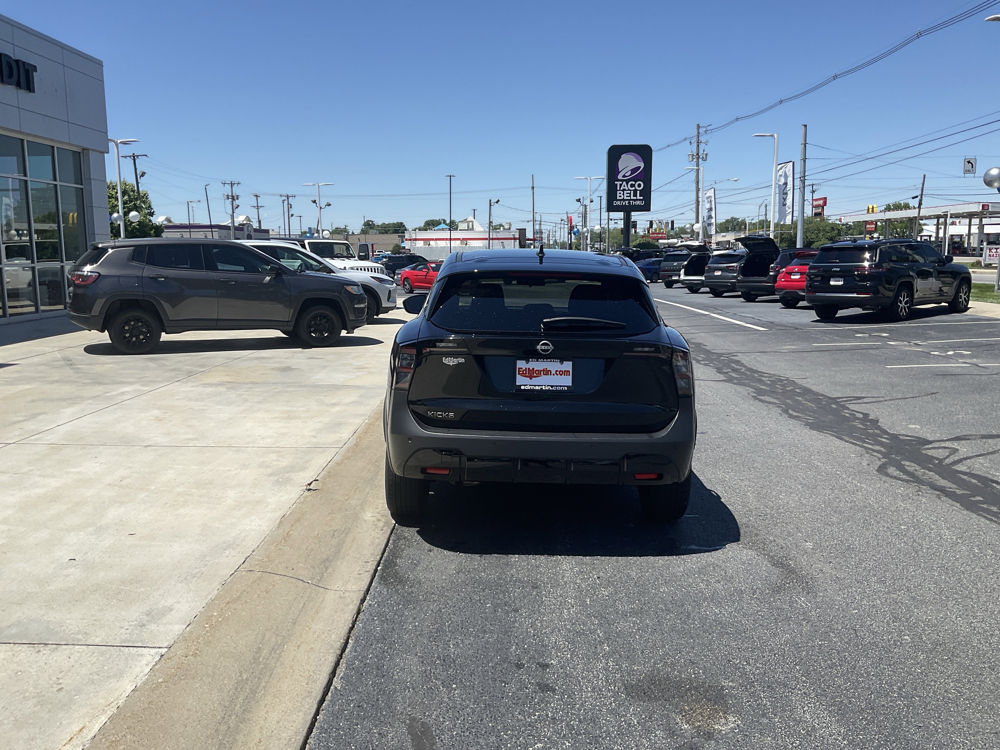 2025 Nissan Kicks SV