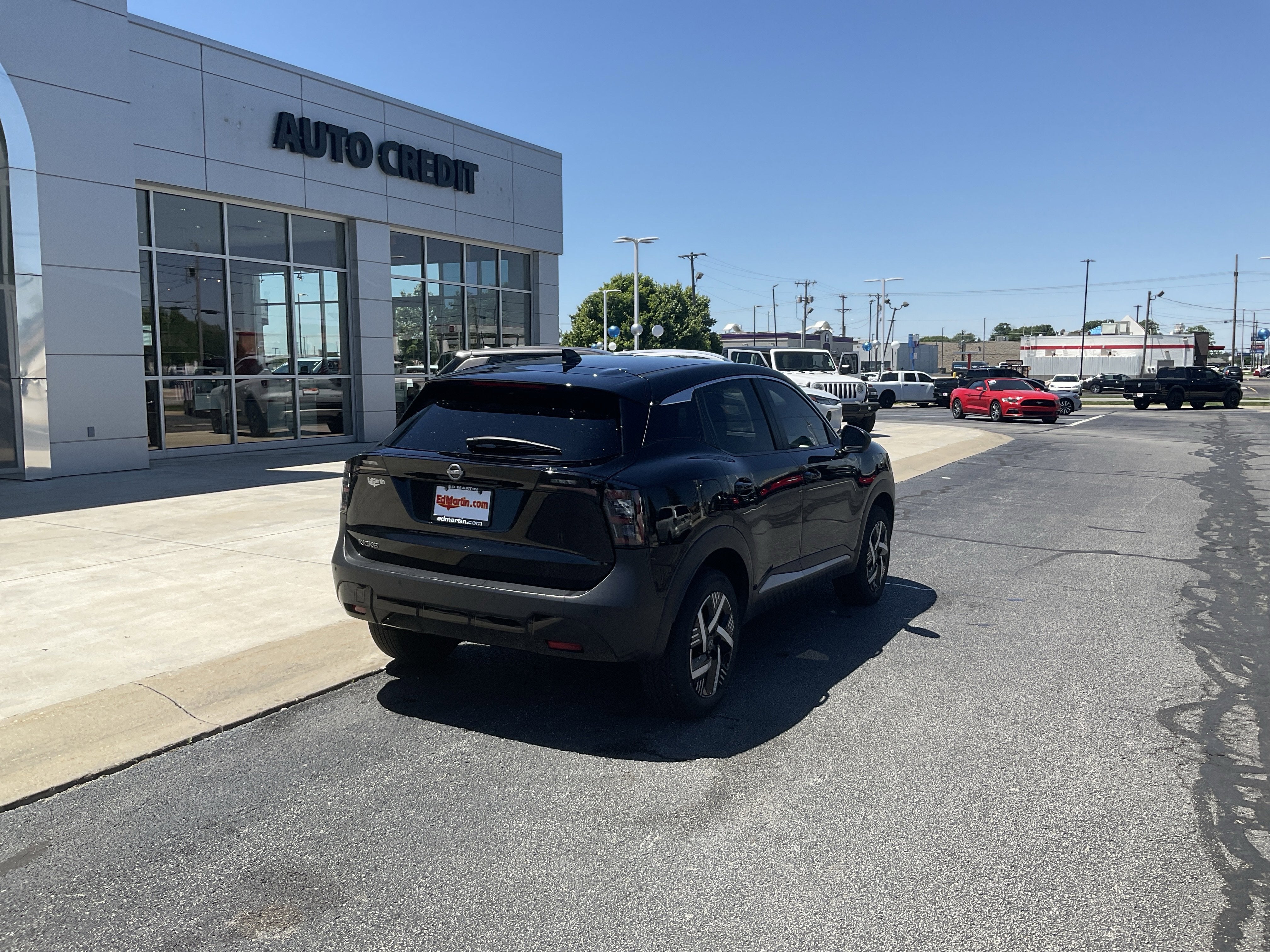 2025 Nissan Kicks SV