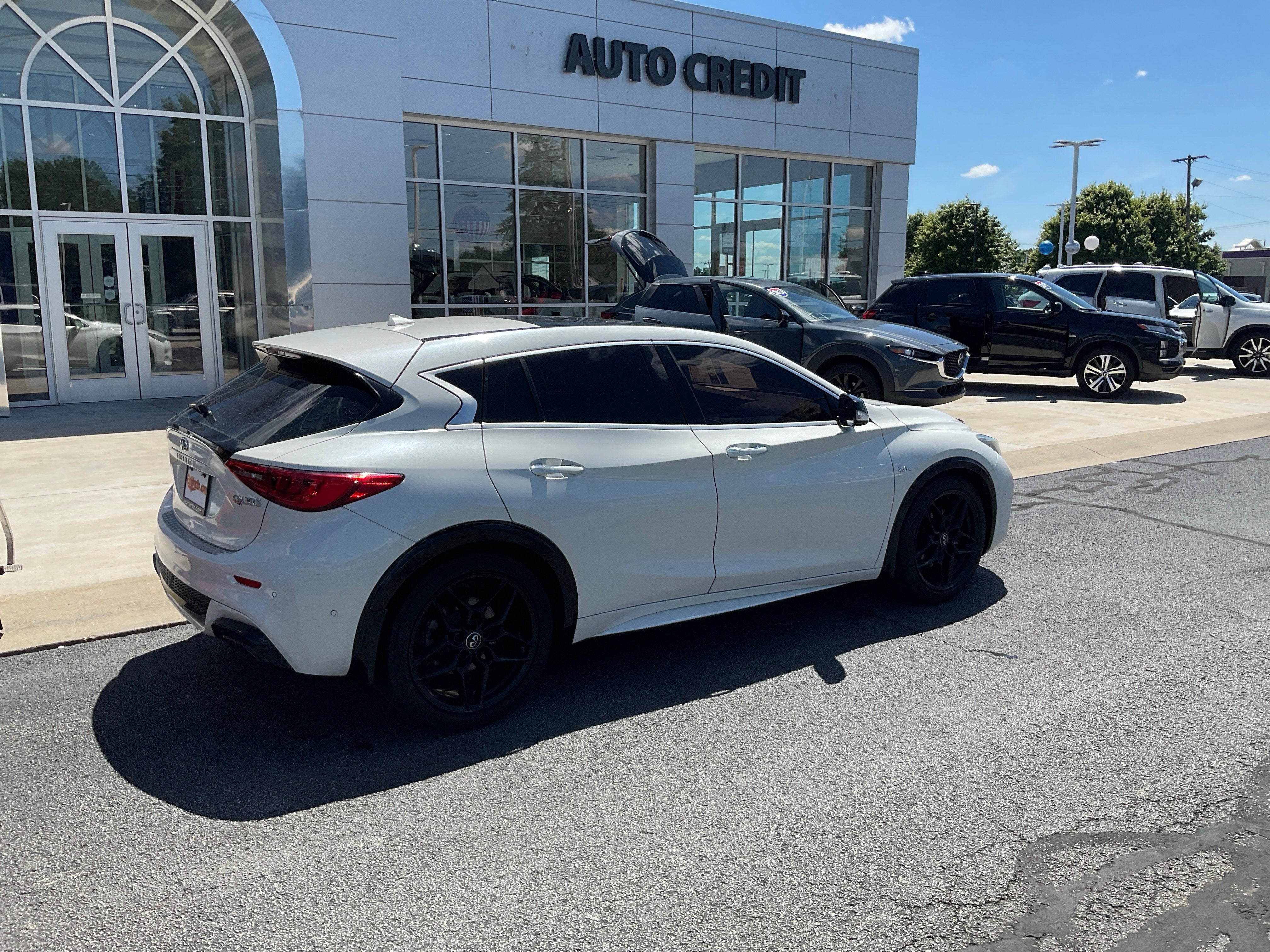 2018 INFINITI QX30 Sport