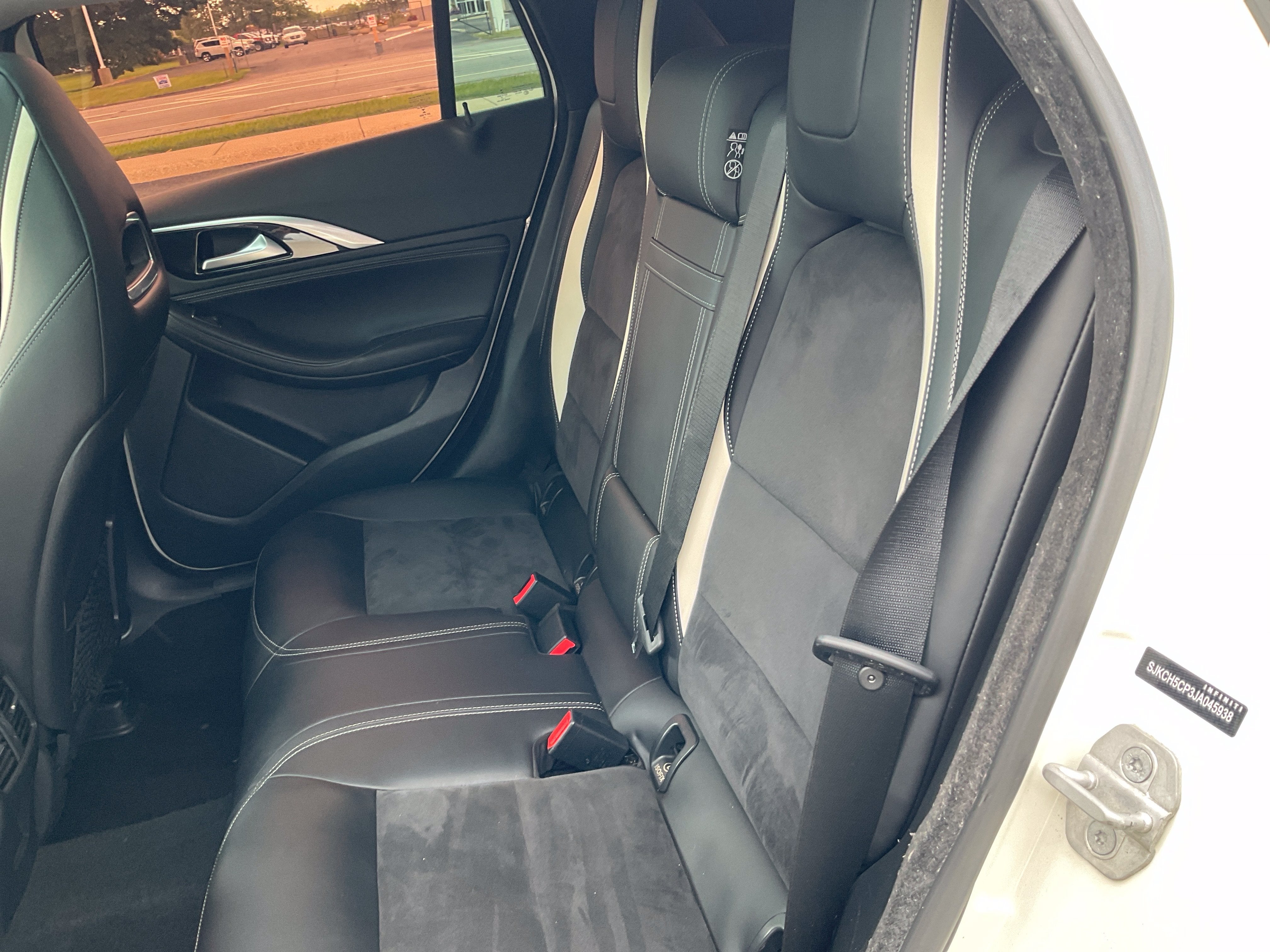 2018 INFINITI QX30 Sport