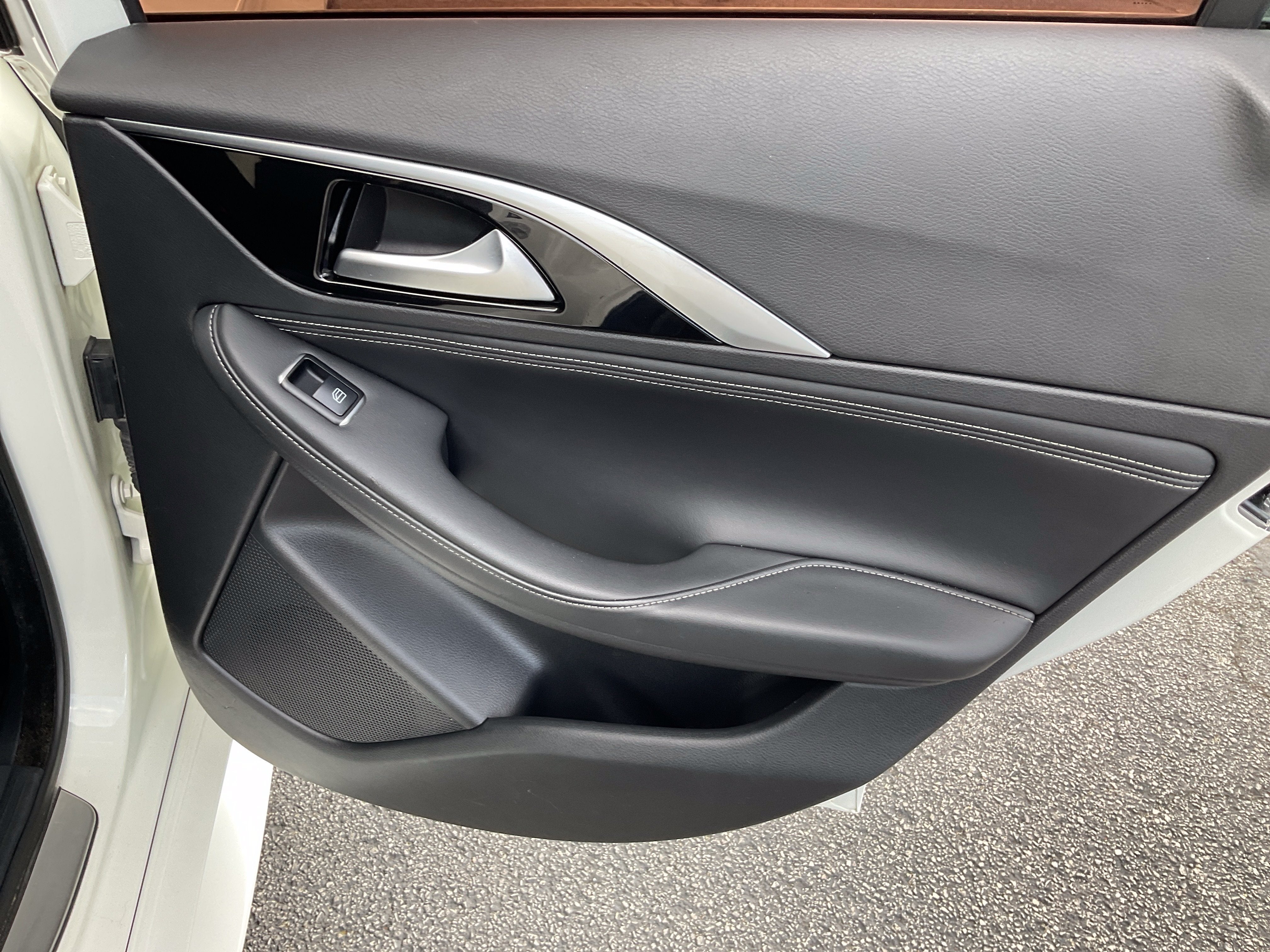2018 INFINITI QX30 Sport