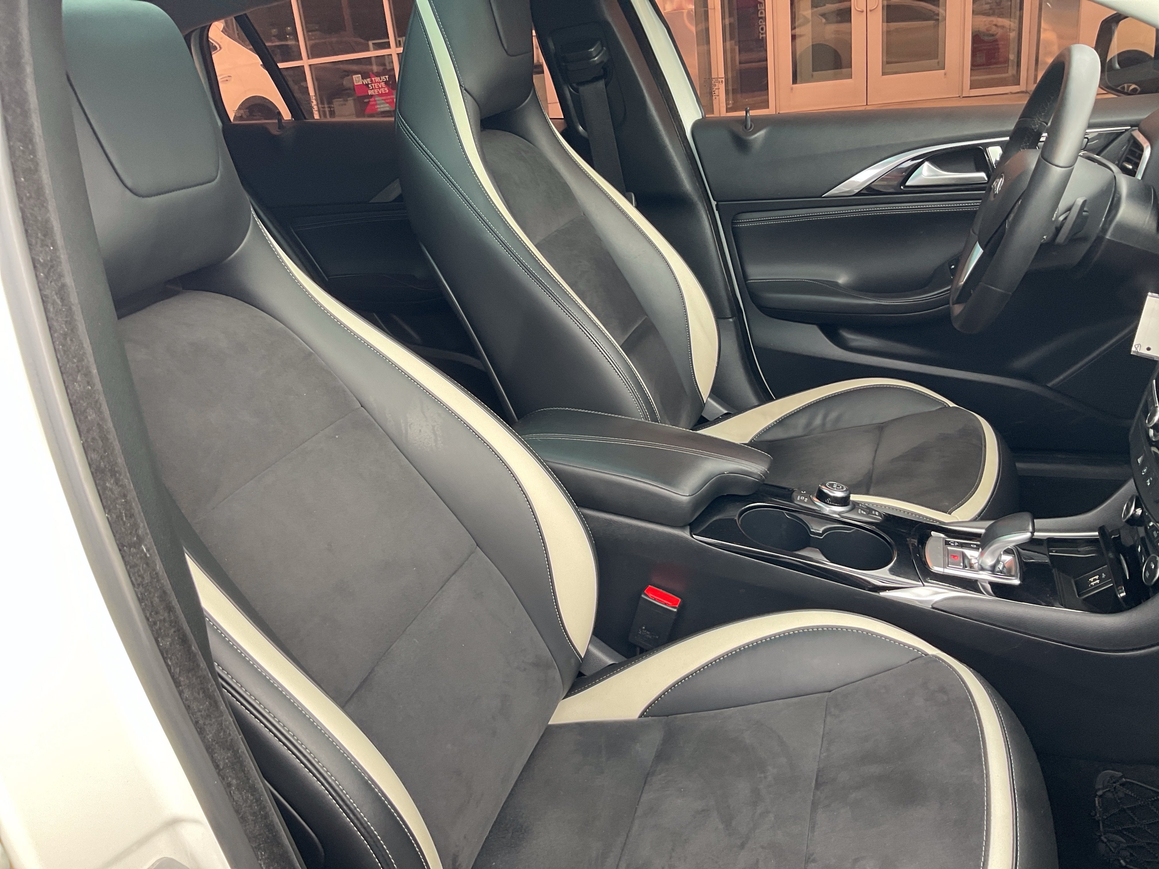 2018 INFINITI QX30 Sport