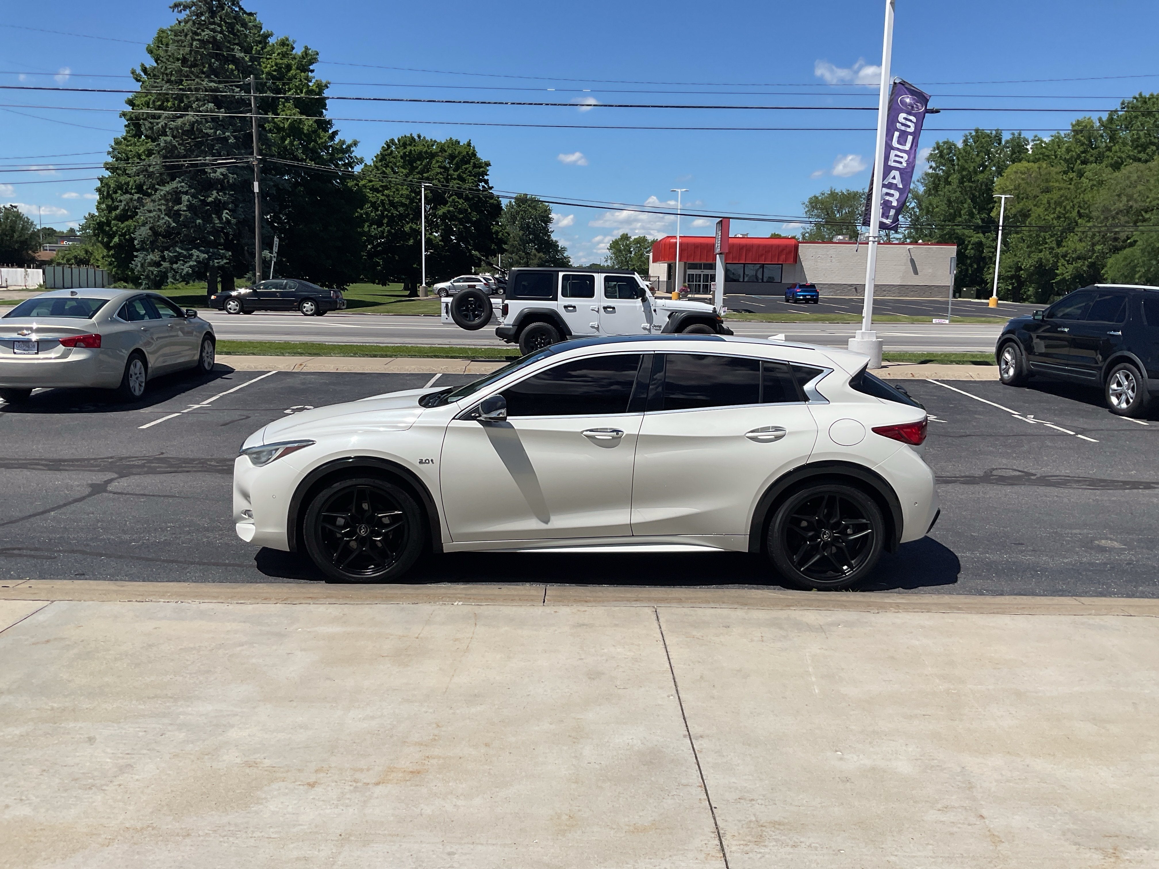 2018 INFINITI QX30 Sport