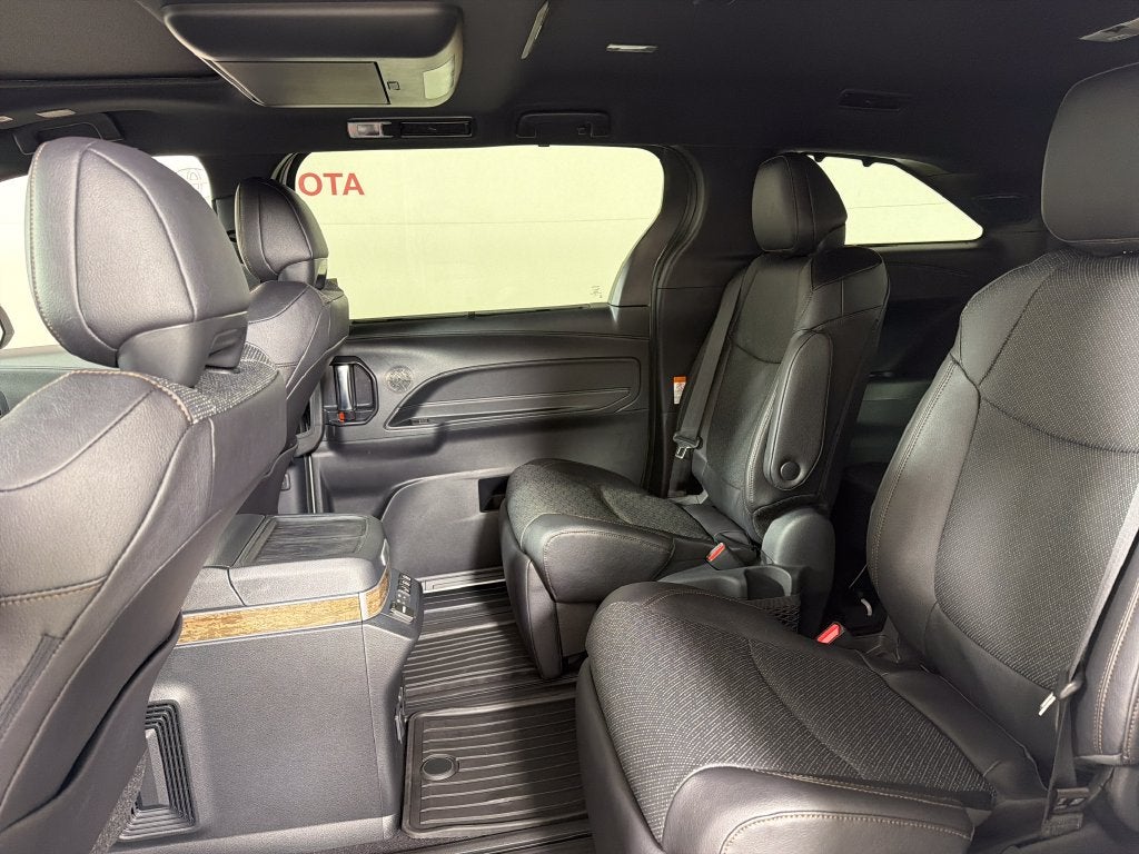 2026 Toyota Sienna Platinum 7 Passenger