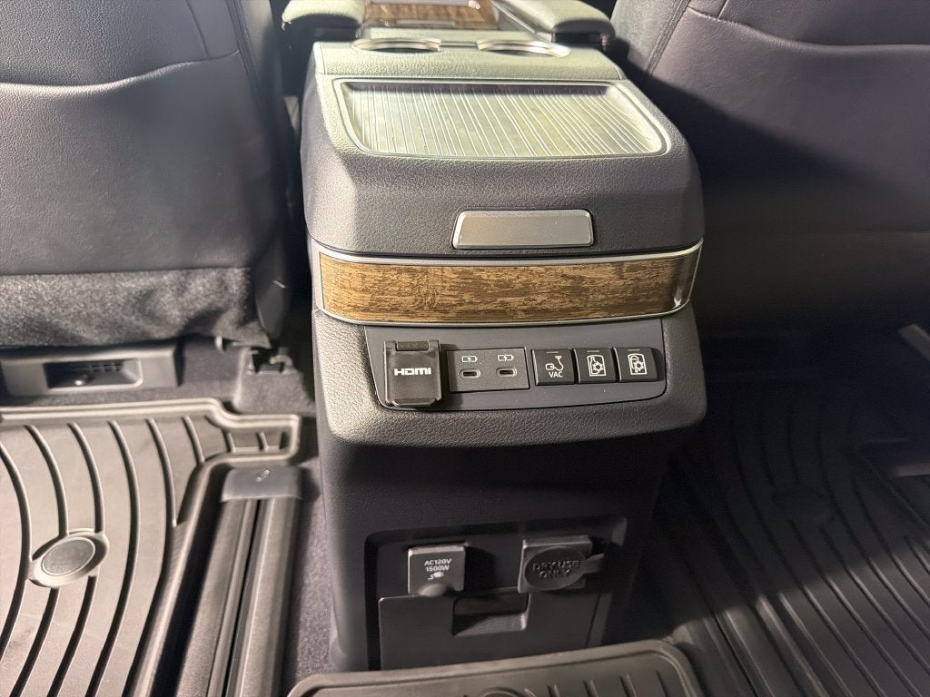 2026 Toyota Sienna Platinum 7 Passenger
