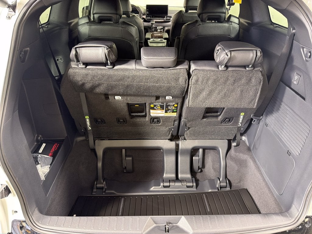 2026 Toyota Sienna Platinum 7 Passenger