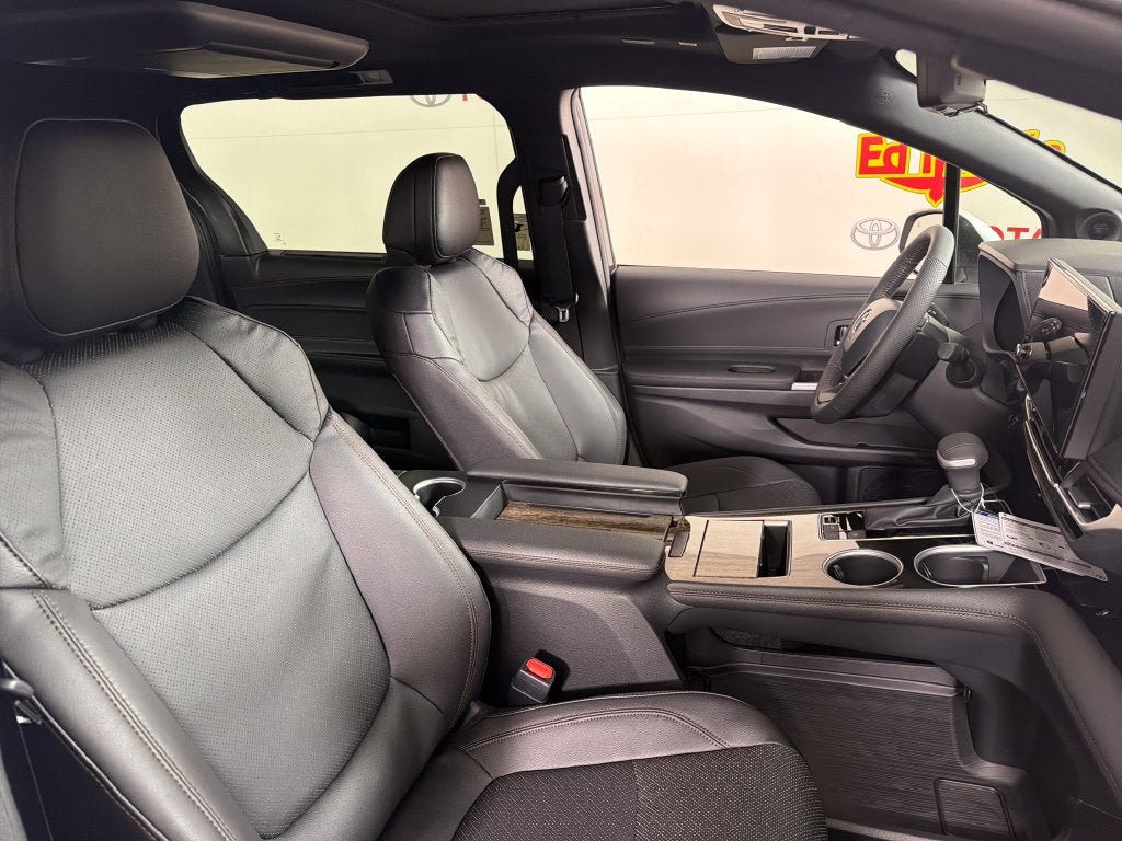 2026 Toyota Sienna Platinum 7 Passenger