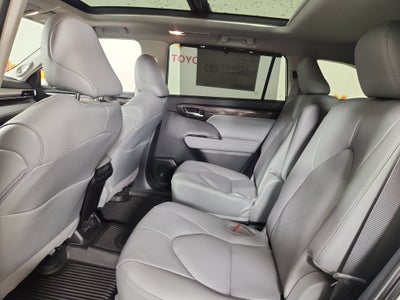 2026 Toyota Highlander Platinum