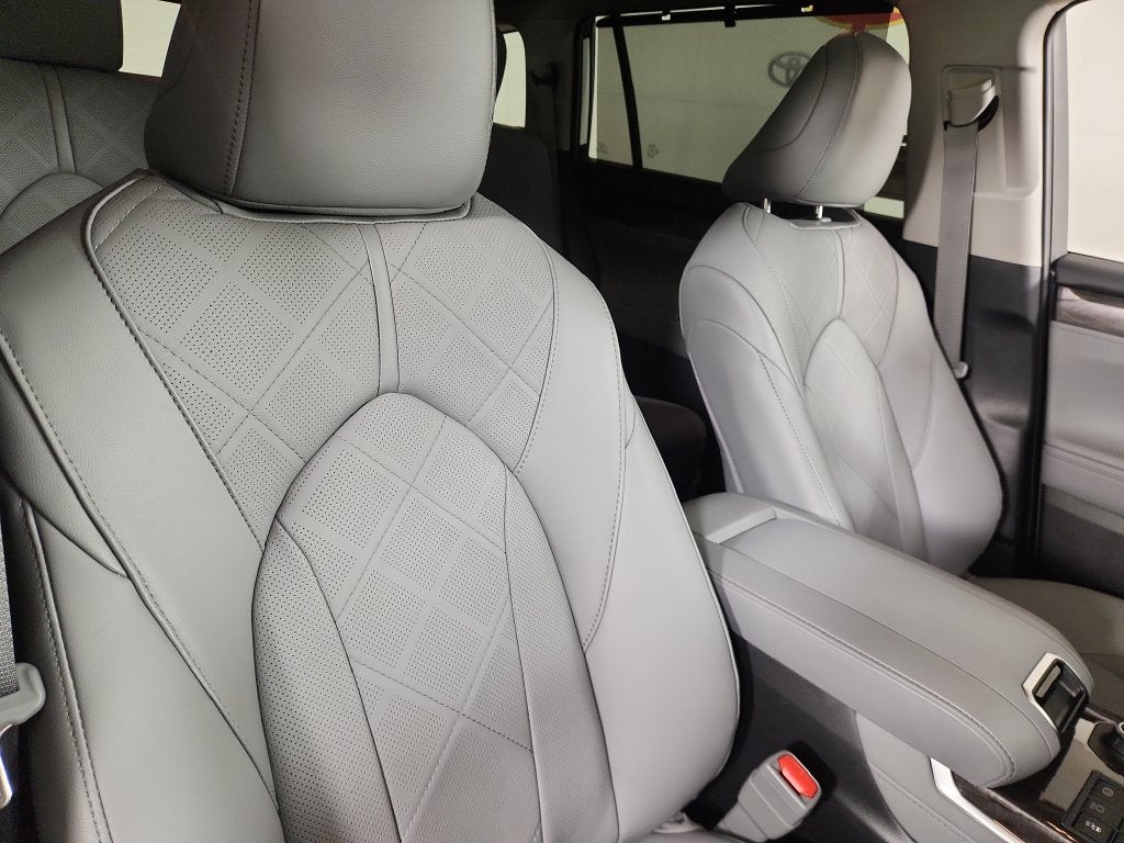 2026 Toyota Highlander Platinum