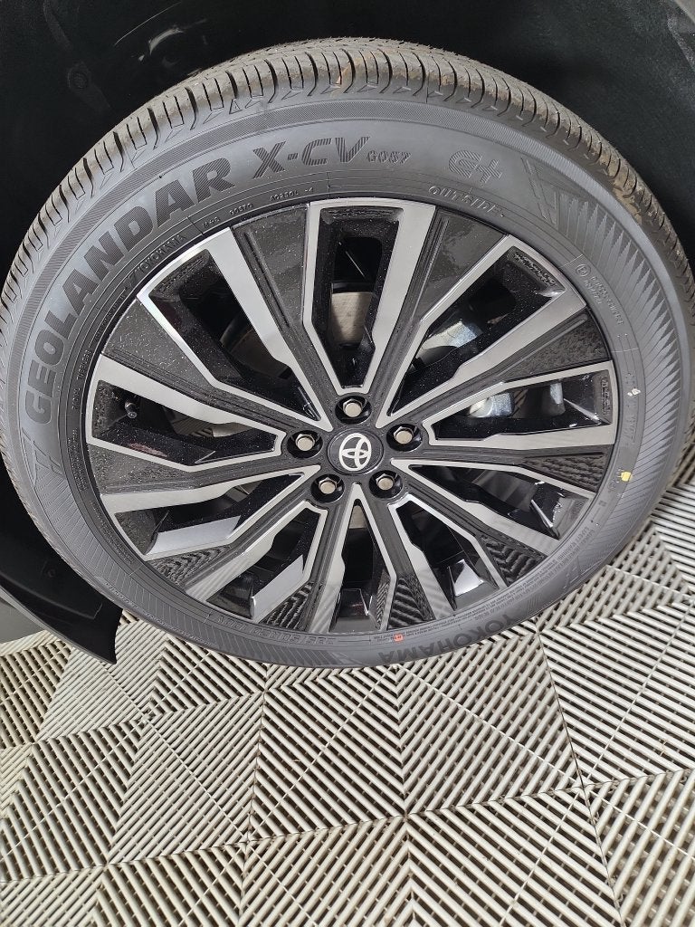 2026 Toyota C-HR XSE