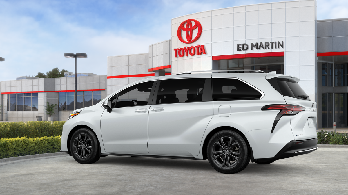 2026 Toyota Sienna Platinum