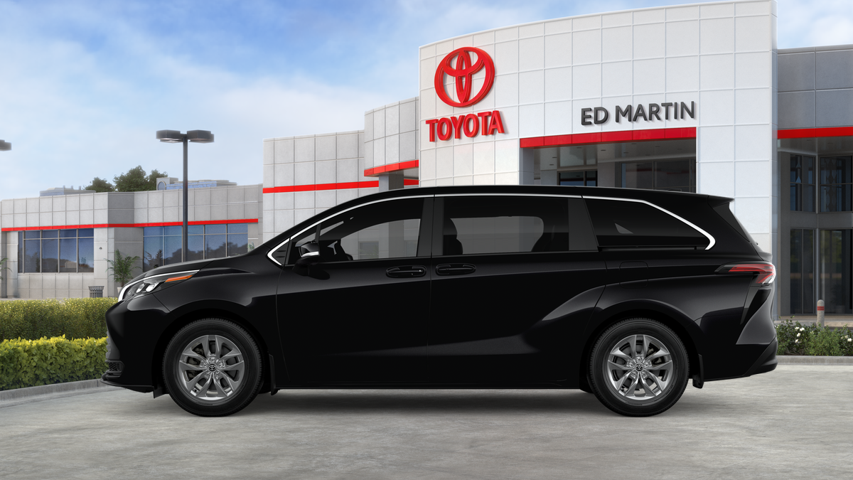2026 Toyota Sienna LE