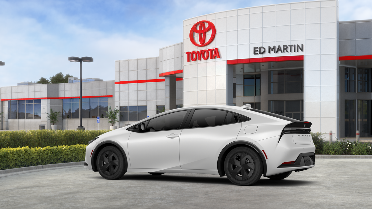 2026 Toyota Prius Plug-in Hybrid SE