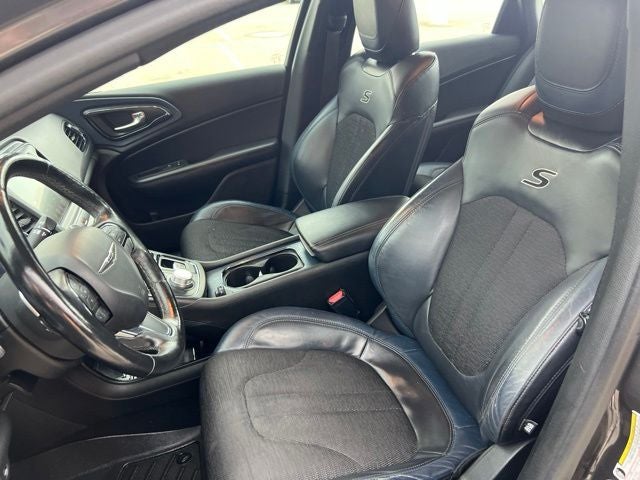 2015 Chrysler 200 S