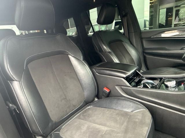 2022 Jeep Grand Cherokee Altitude