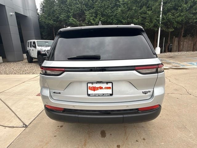 2022 Jeep Grand Cherokee Altitude