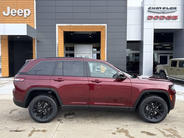 2026 Jeep Grand Cherokee Laredo