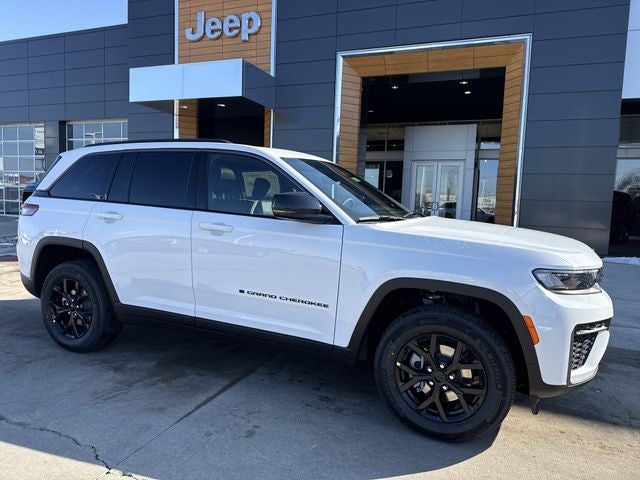 2026 Jeep Grand Cherokee Laredo