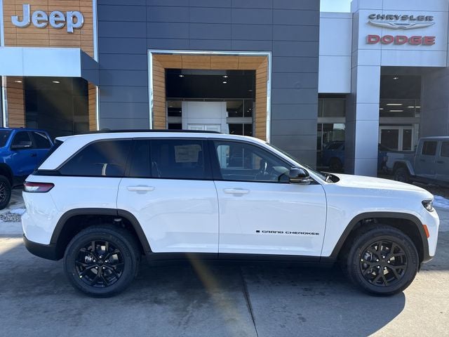 2026 Jeep Grand Cherokee Laredo