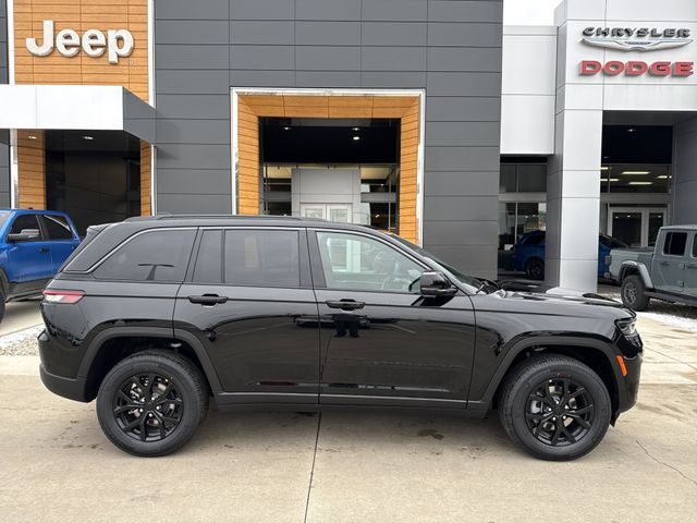 2026 Jeep Grand Cherokee Laredo