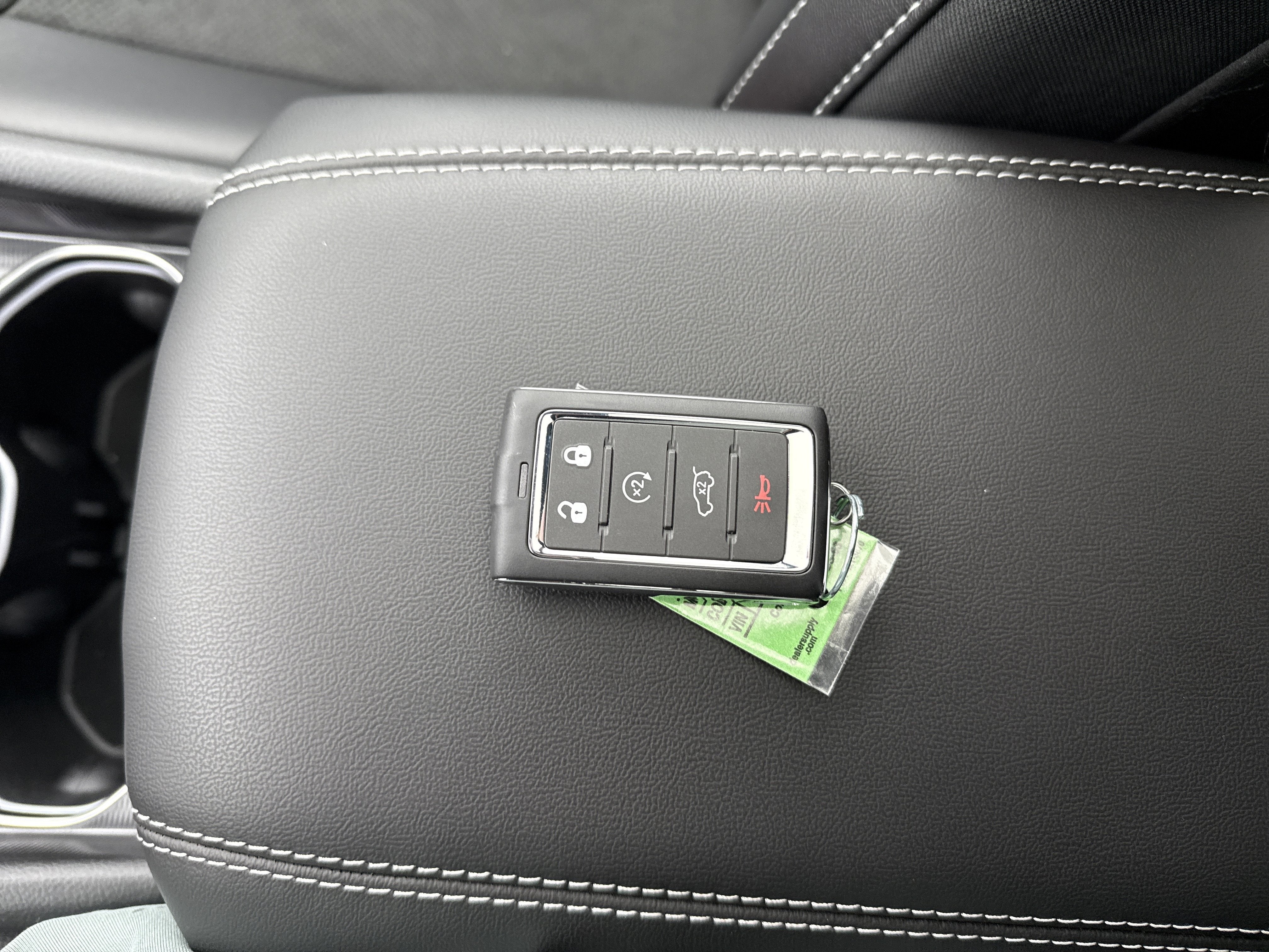 2026 Jeep Grand Cherokee Laredo Altitude 4x4