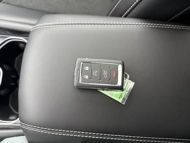 2026 Jeep Grand Cherokee Laredo Altitude 4x4