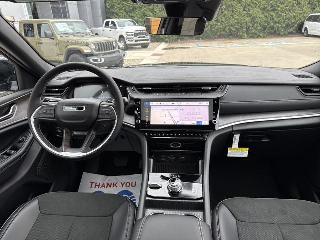 2026 Jeep Grand Cherokee Laredo Altitude 4x4