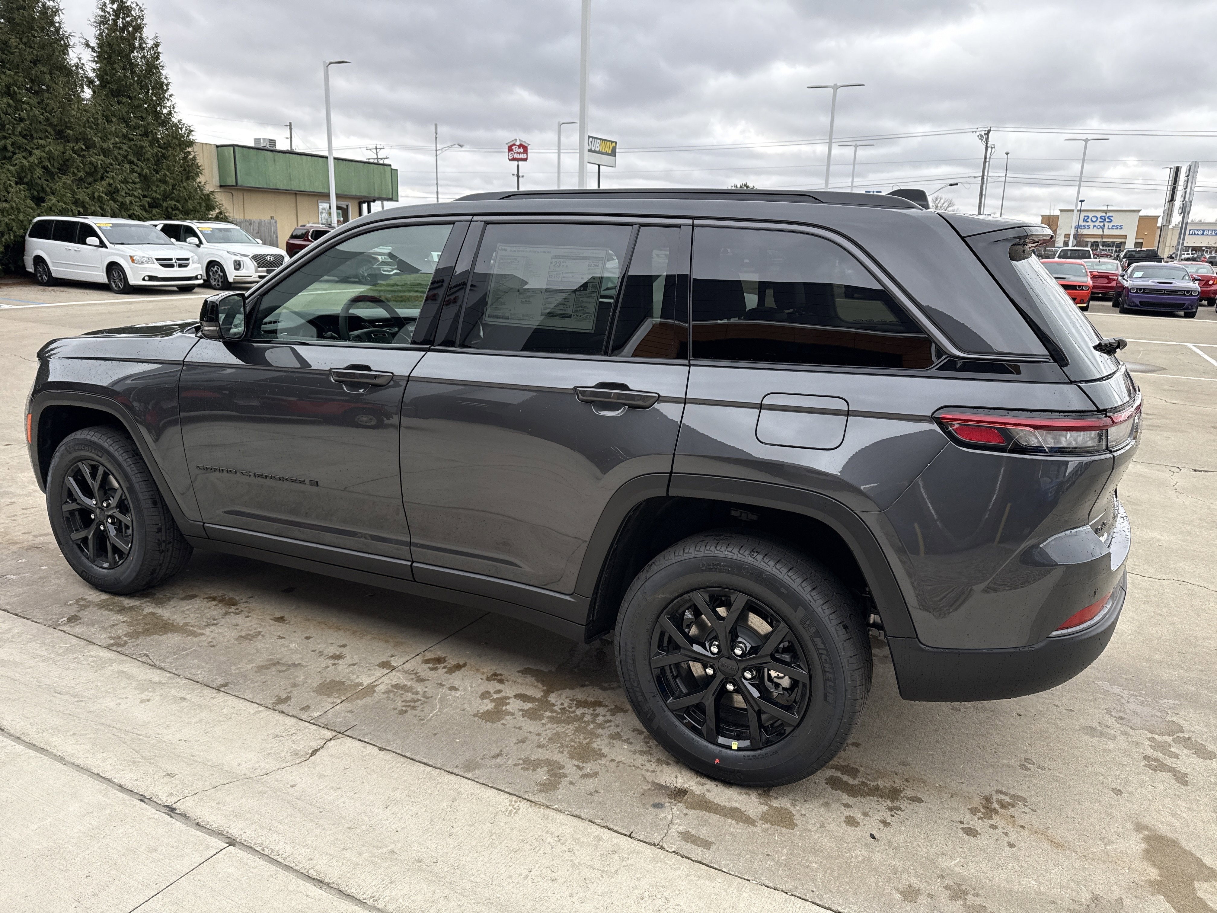 2026 Jeep Grand Cherokee Laredo Altitude 4x4