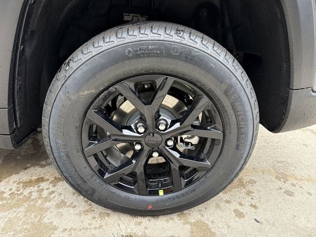 2026 Jeep Grand Cherokee Laredo Altitude 4x4