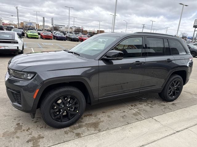 2026 Jeep Grand Cherokee Laredo Altitude 4x4