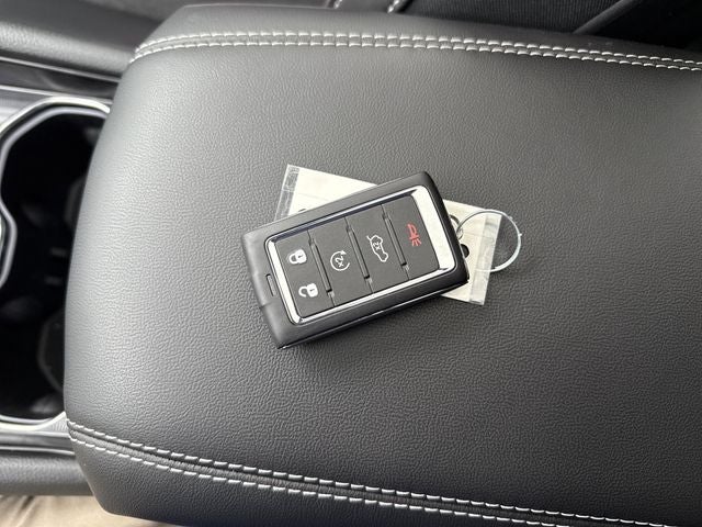 2026 Jeep Grand Cherokee Laredo Altitude 4x4