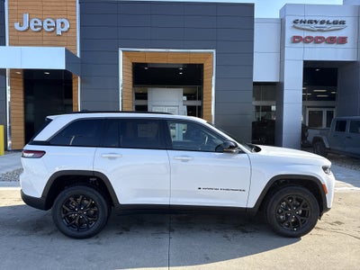 2026 Jeep Grand Cherokee Laredo Altitude 4x4