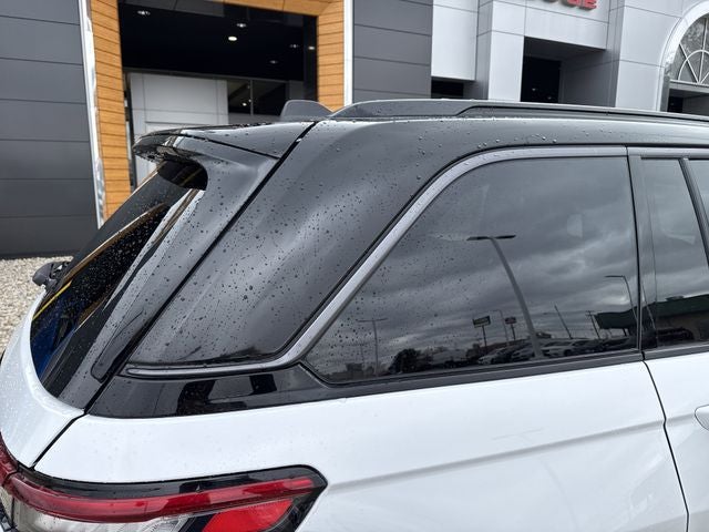 2026 Jeep Grand Cherokee Laredo Altitude 4x4