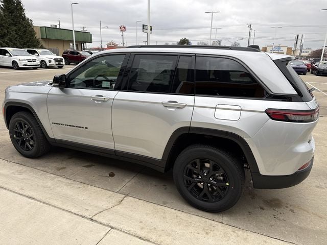 2026 Jeep Grand Cherokee Laredo