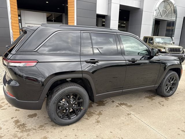 2026 Jeep Grand Cherokee Laredo