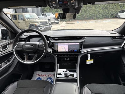 2026 Jeep Grand Cherokee Laredo