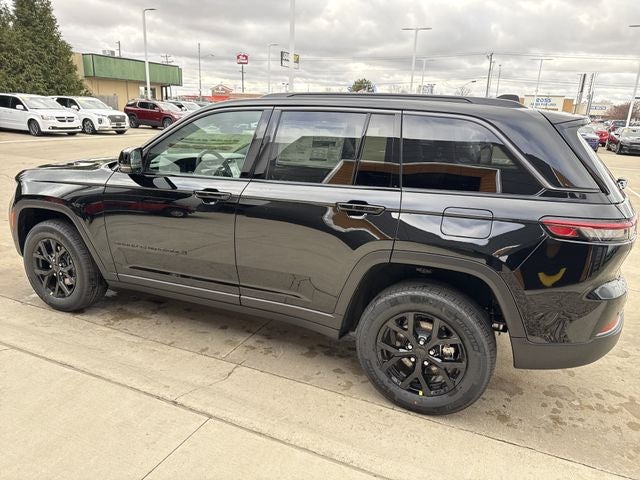 2026 Jeep Grand Cherokee Laredo