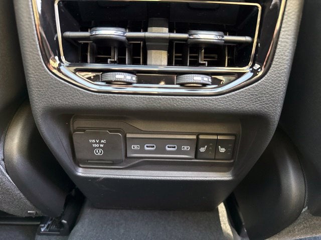 2027 Jeep Grand Cherokee Limited Reserve