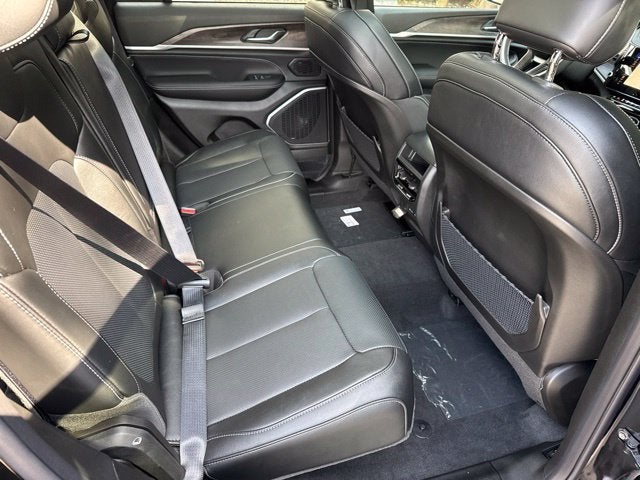 2027 Jeep Grand Cherokee Limited Reserve