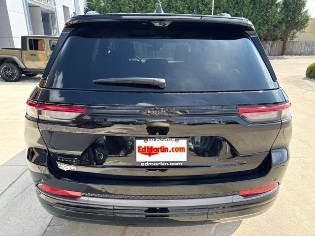 2027 Jeep Grand Cherokee Limited Reserve