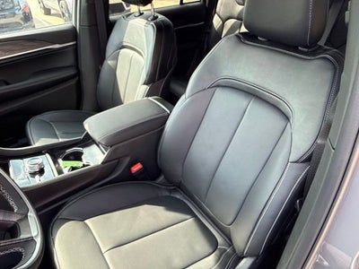 2027 Jeep Grand Cherokee Limited Reserve