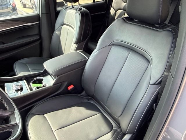 2027 Jeep Grand Cherokee Limited Reserve