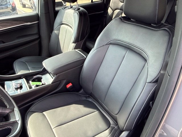 2027 Jeep Grand Cherokee Limited Reserve