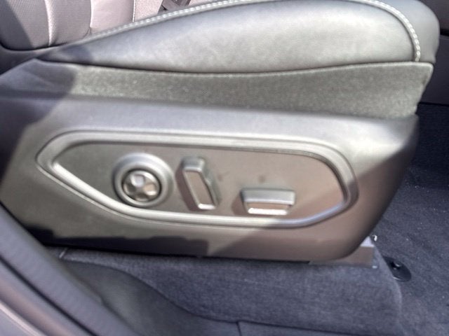 2027 Jeep Grand Cherokee Limited Reserve