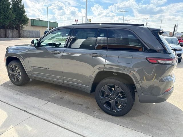 2027 Jeep Grand Cherokee Limited Reserve